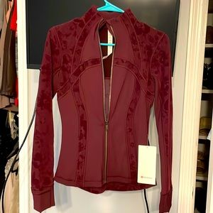 Lululemon, NWT, size 4 , burgundy jacket